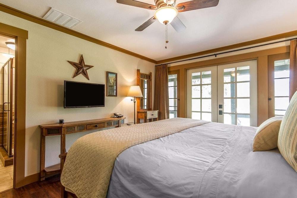 Sierra Sky Ranch, Ascend Hotel Collection