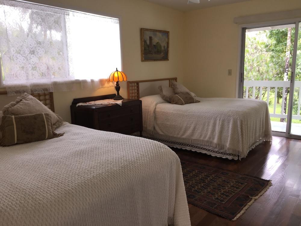 Lava Tree Tropic Inn