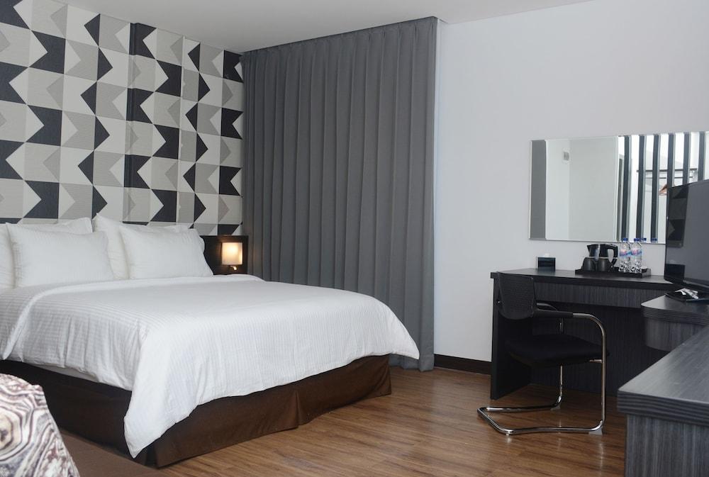 Luminor Hotel Jemursari by WH