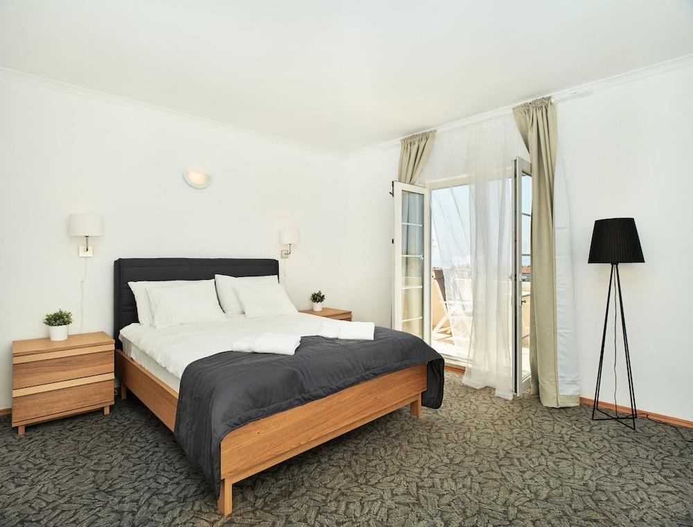 Kamara Dubrovnik by Irundo