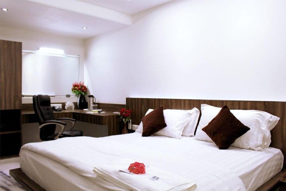 Hotel Grand Ambience