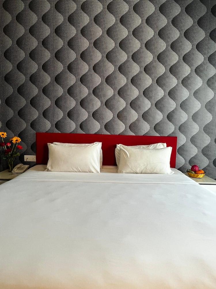 Cenang Plaza Beach Hotel