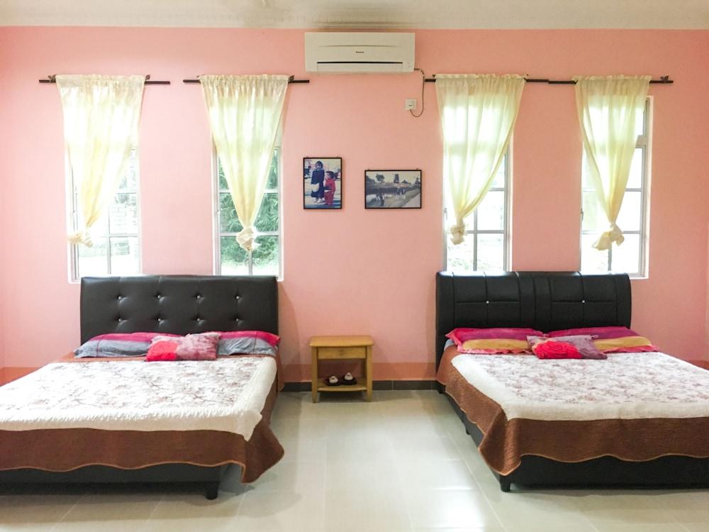 Kapal Terbang Guest House