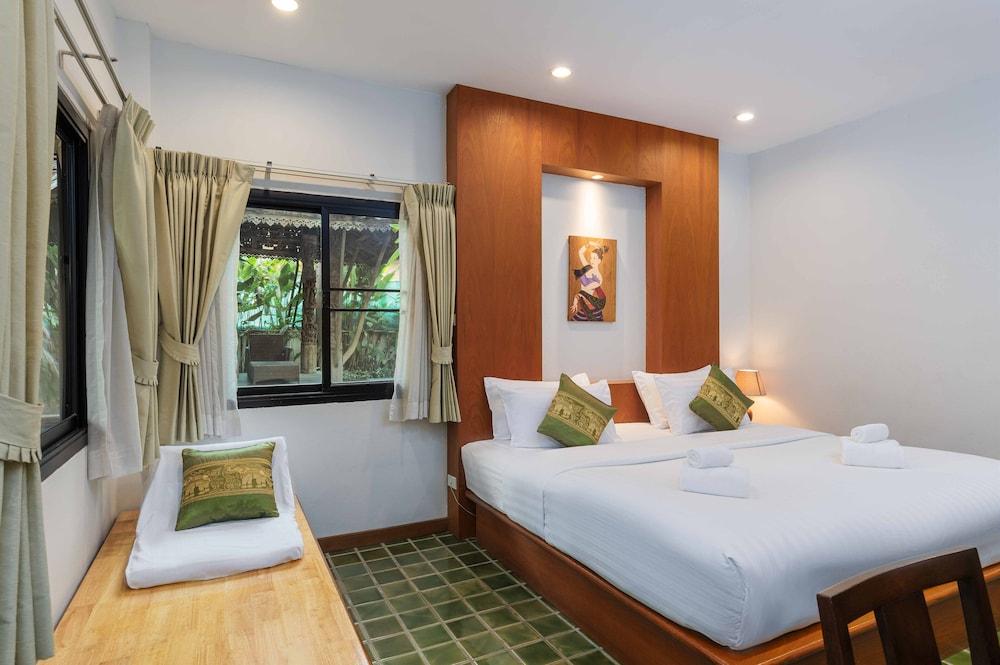 Charlie House Pinklao