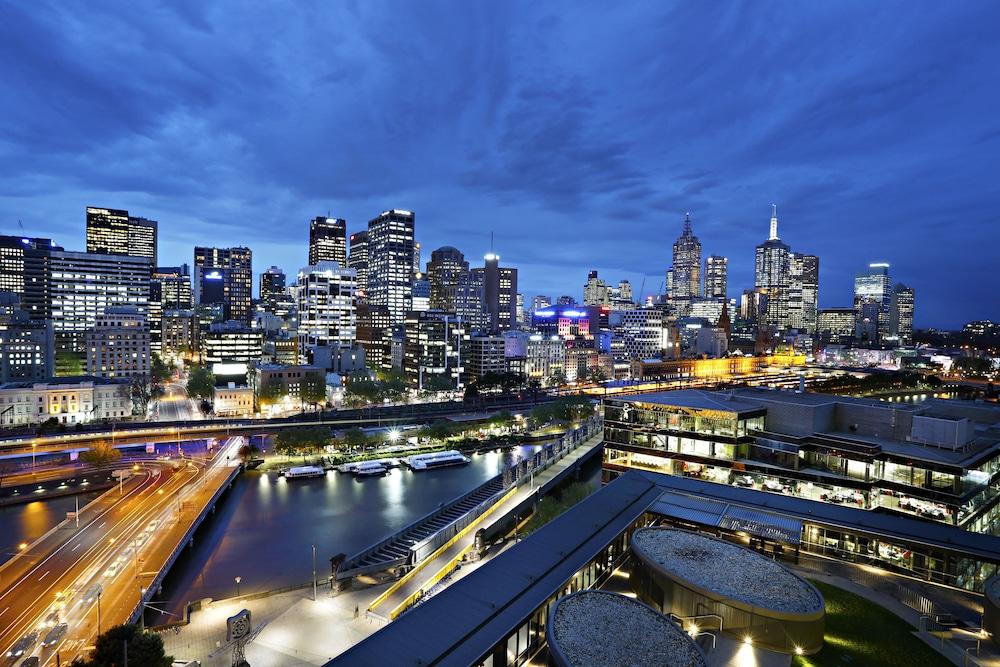 Corporate Keys - Freshwater Place