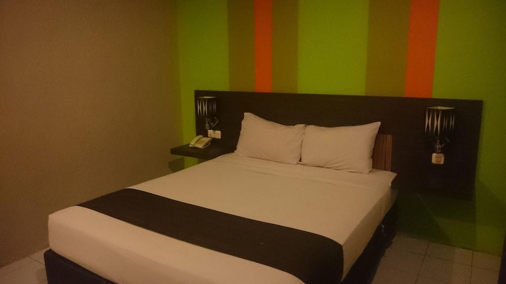 Pose In Hotel Yogyakarta