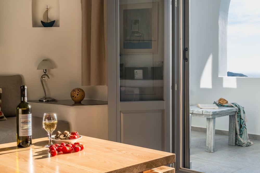 Aspronisi Luxury Villa