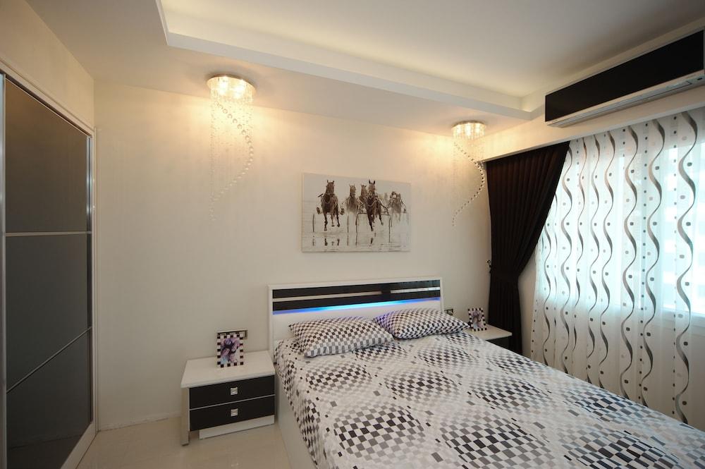 Moda Marine Apartments