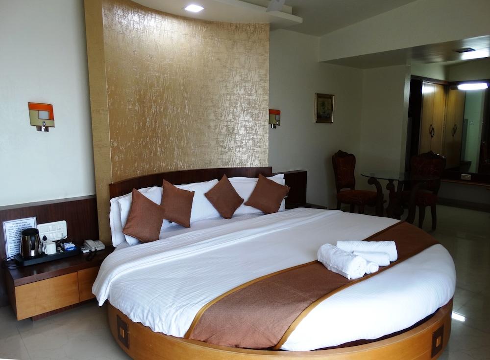 Abhishek Beach Resort & Spa