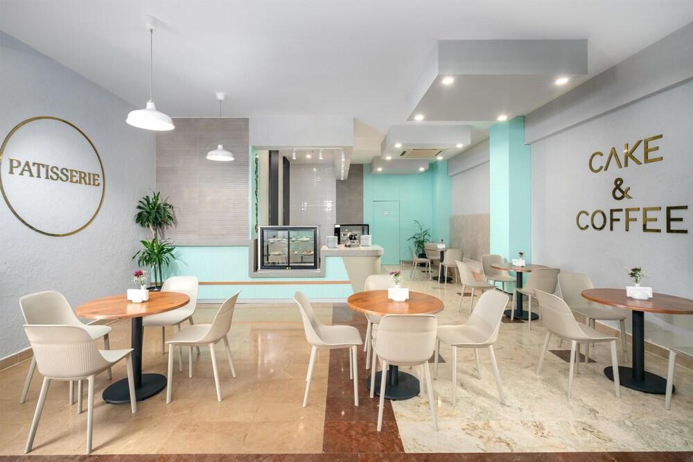 Side Story Resort & Spa