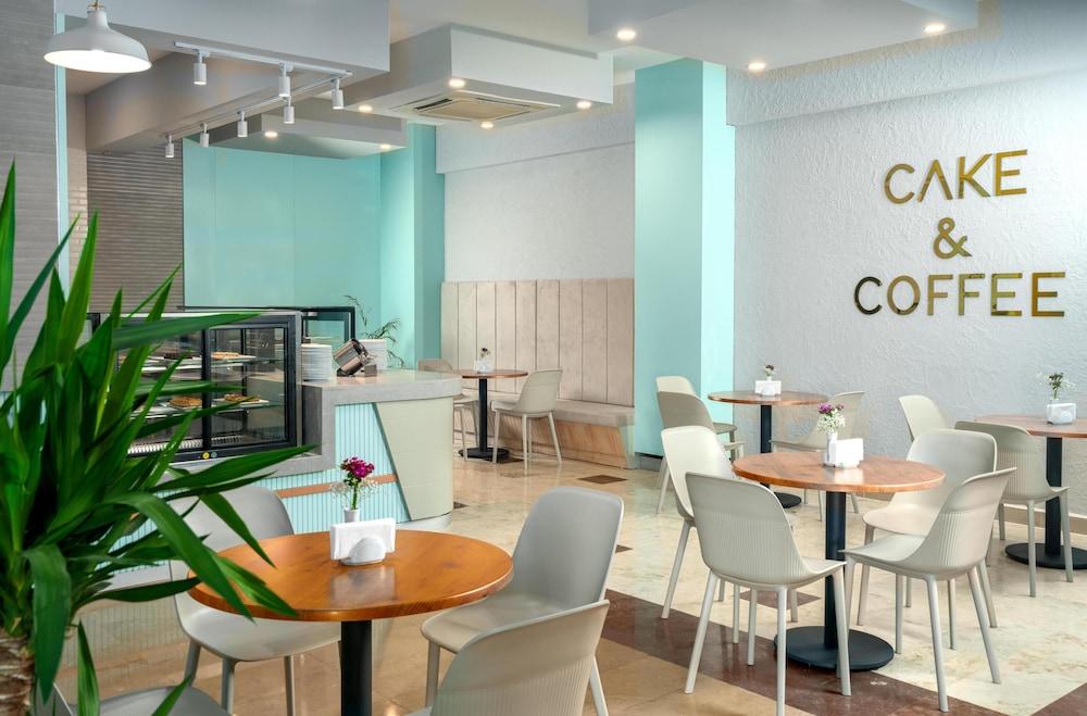 Side Story Resort & Spa