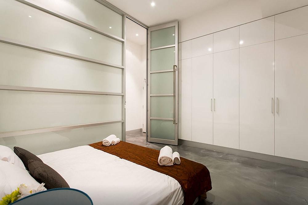 Anchor on Little Collins - Southern