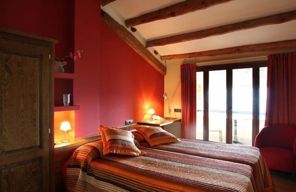 Hotel Rural Campalans