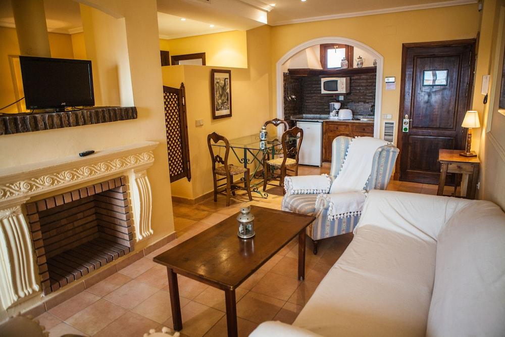 Estudios Turisticos Bahia Sur