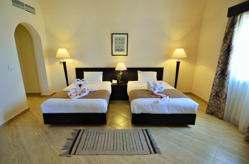 Rohanou Beach Resort and Ecolodge