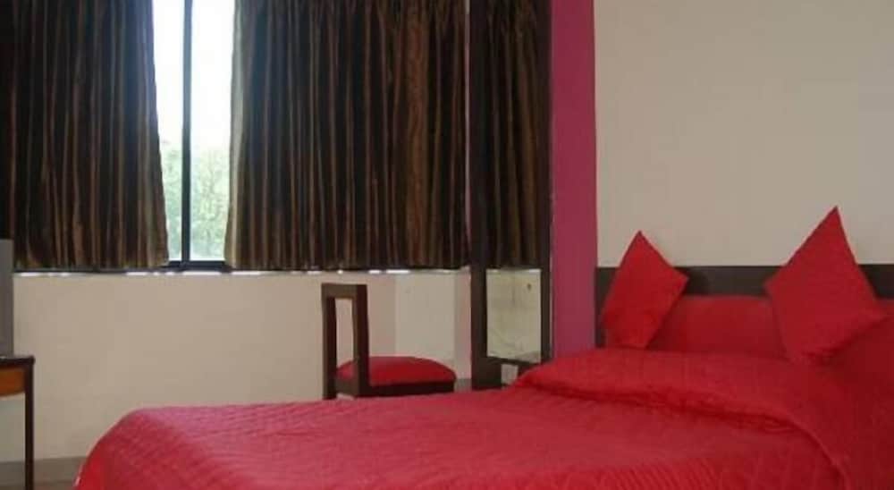 Tisha Apartment Hotel