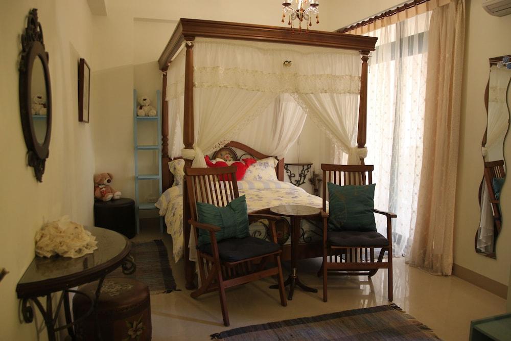 Crystal Blue Sea Maid