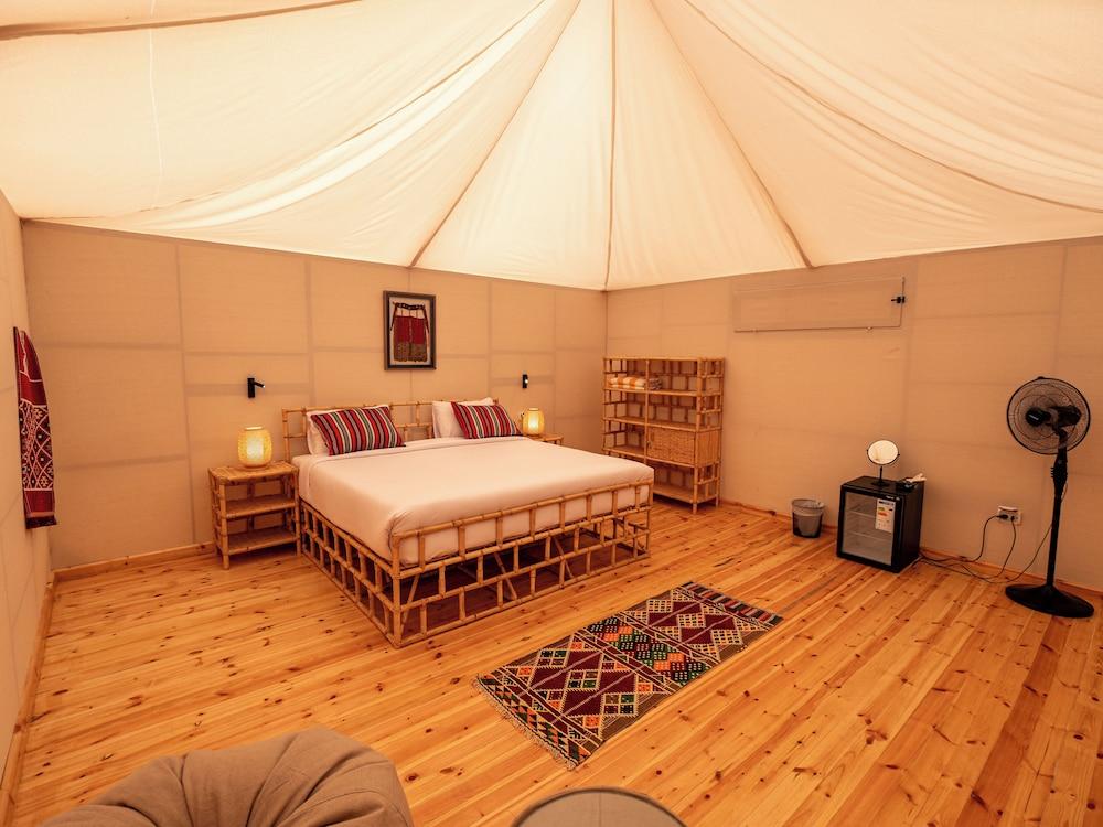 Marsa Nakari Village