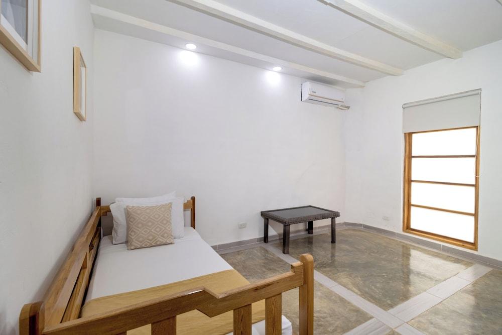 Hotel Sansiraka Suites By GEH Suites