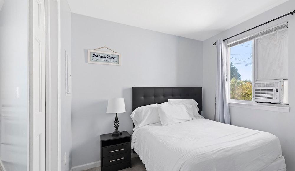 Baywatch Hotel & Marina