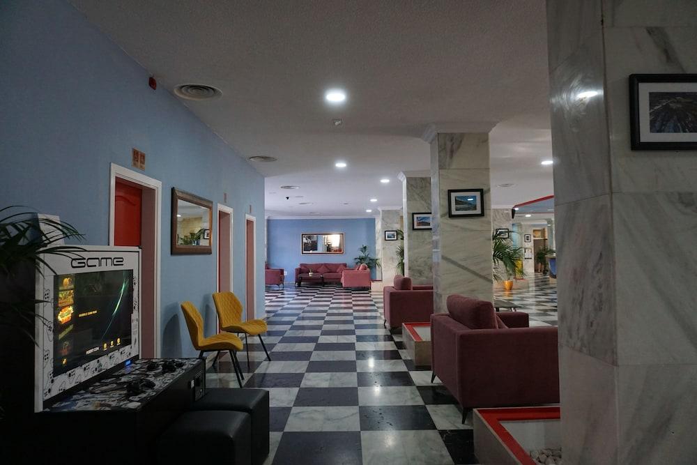 Apartamentos Pirámides