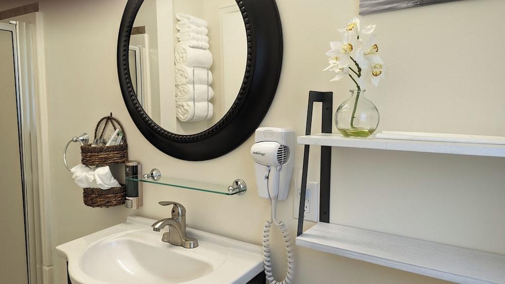 Amherst Inn - Virginia