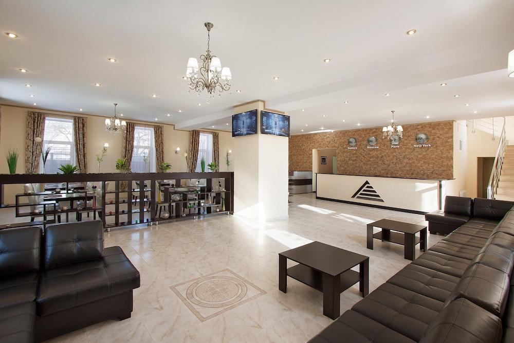 Piramida Business Hotel