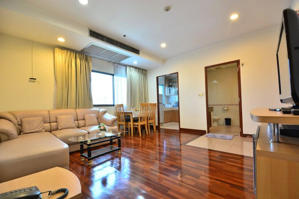 Piyavan Tower Serviced Apartment