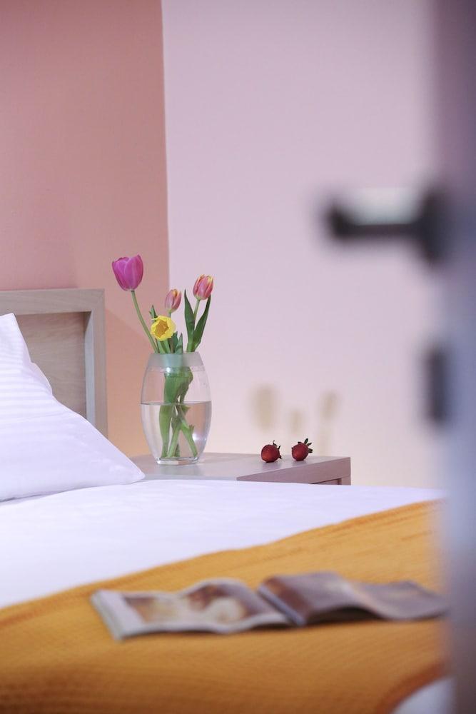 Anthemis Luxury Villas