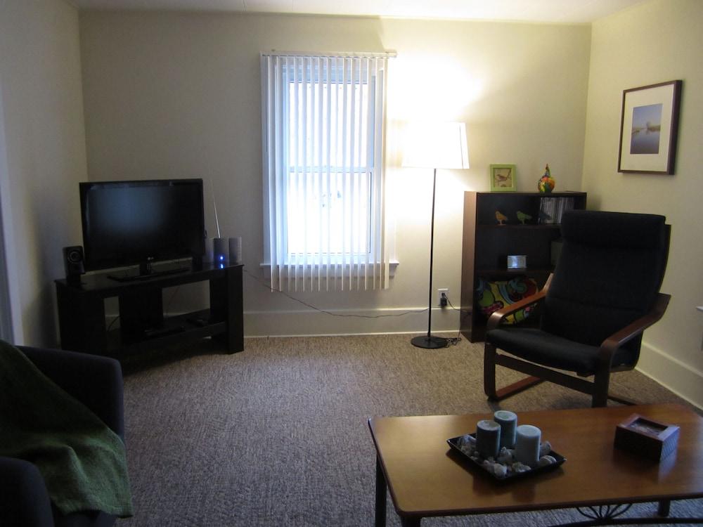 Dancing Tree Guest Suite