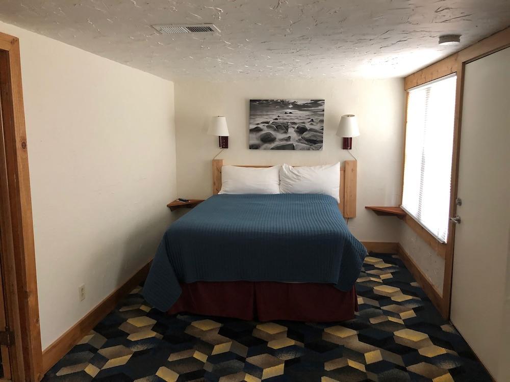 The Round Barn Lodge