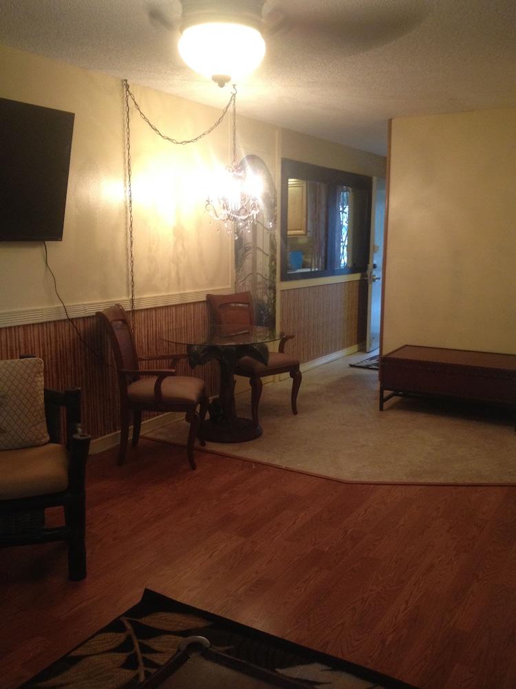 Kona Islander Inn Condos