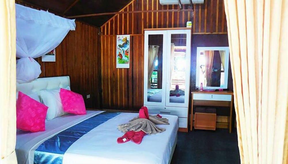 Zanom Sunrise Beach Resort