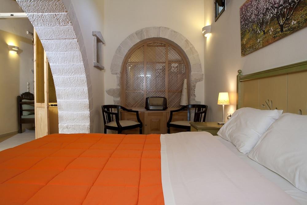 Kastellos Village - Central Complex