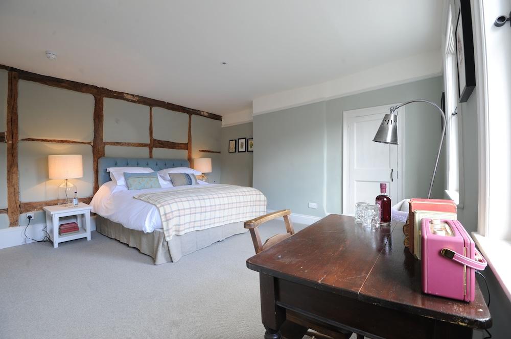 Bel & The Dragon Kingsclere