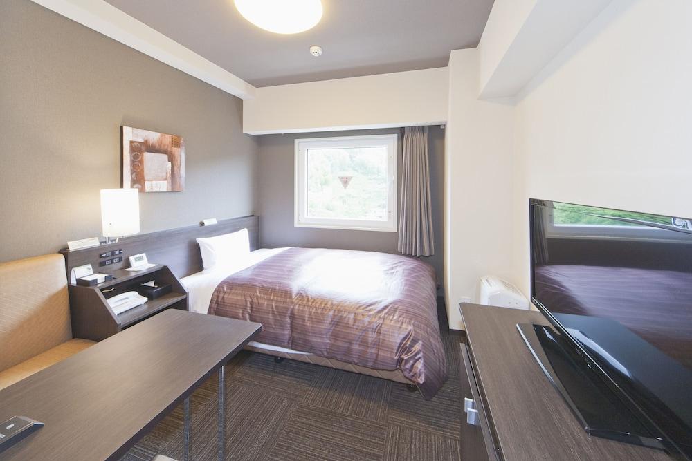 Hotel Route-Inn Saiki Ekimae