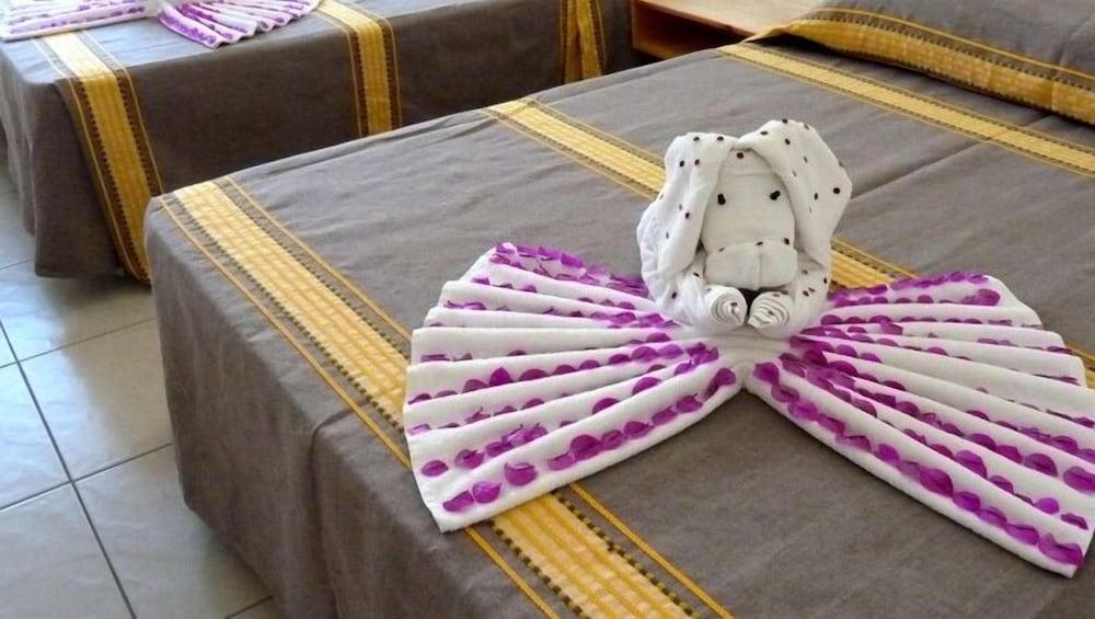 Hotel & Condominios Jaroje