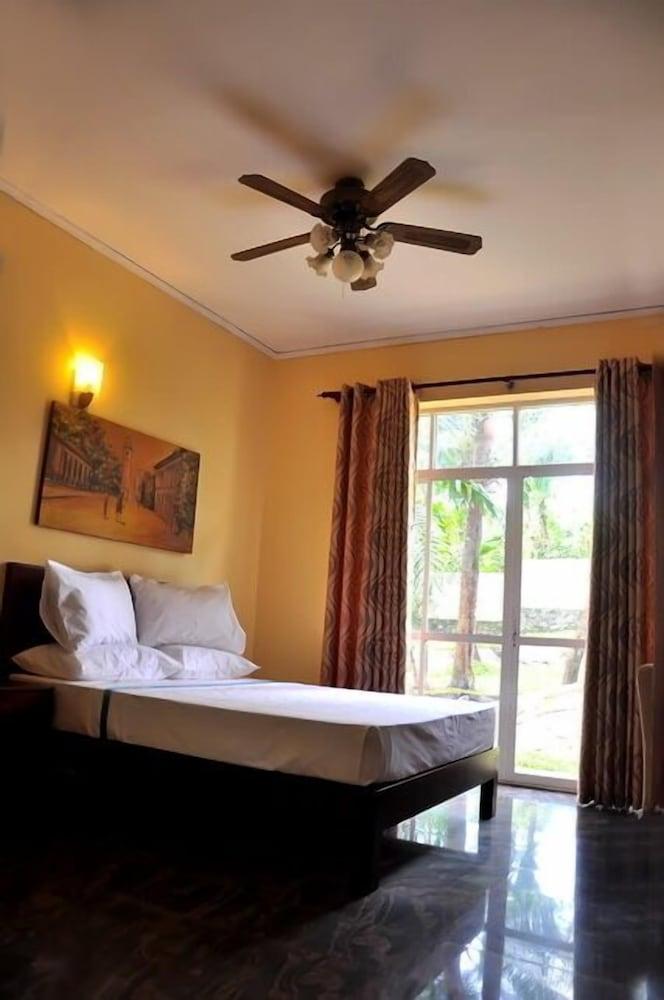 Grand 7 Hotel - Thalawathugoda