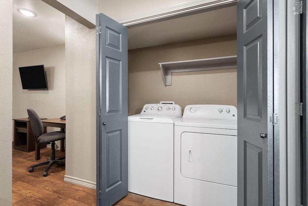 Eagle's Den Suites Big Spring a Travelodge by Wyndham