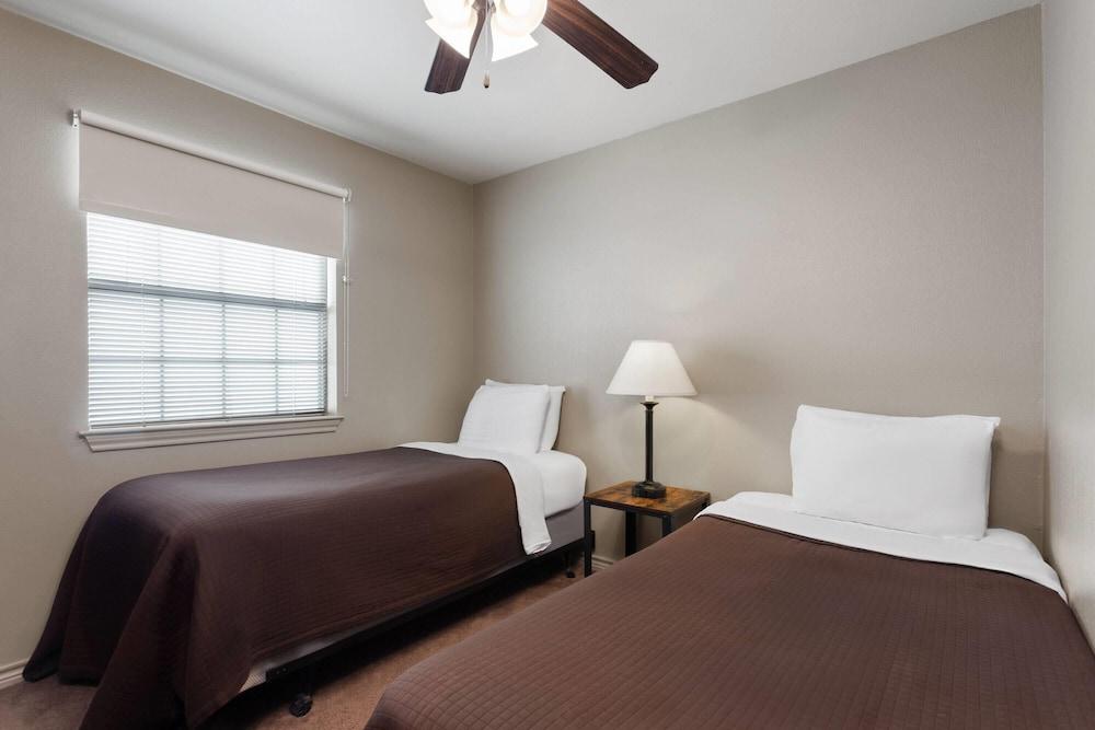 Eagle's Den Suites Big Spring a Travelodge by Wyndham