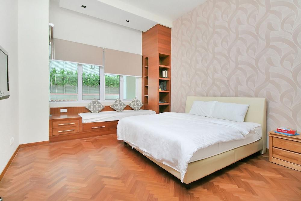 Home Suites by Marina