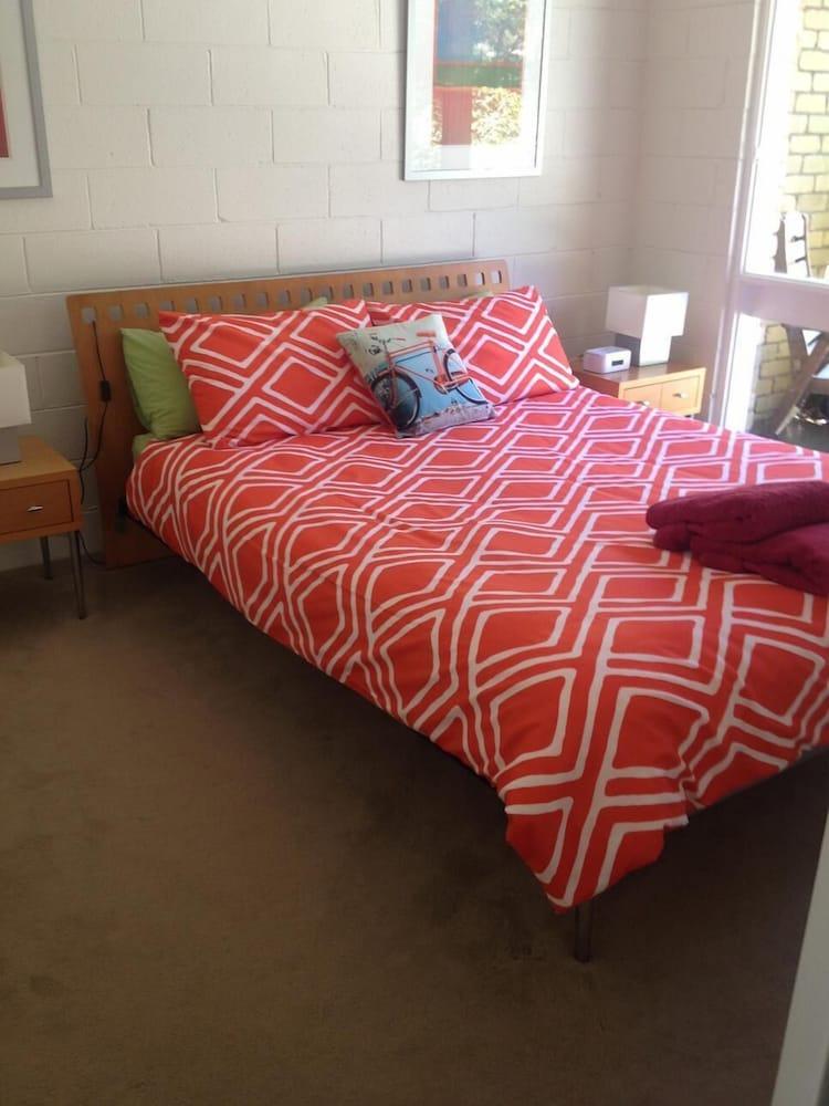 Bayside St Johns Close