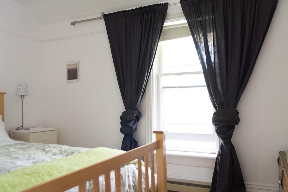 Laura's Bed & Breakfast