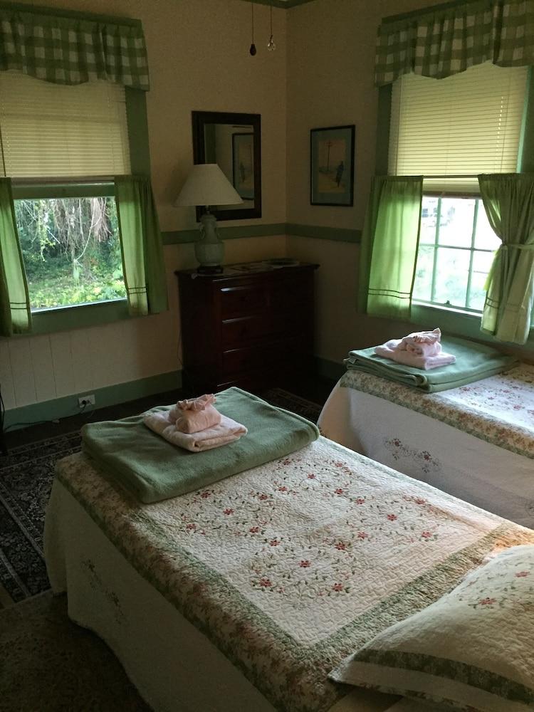 Maureen's Bed & Breakfast