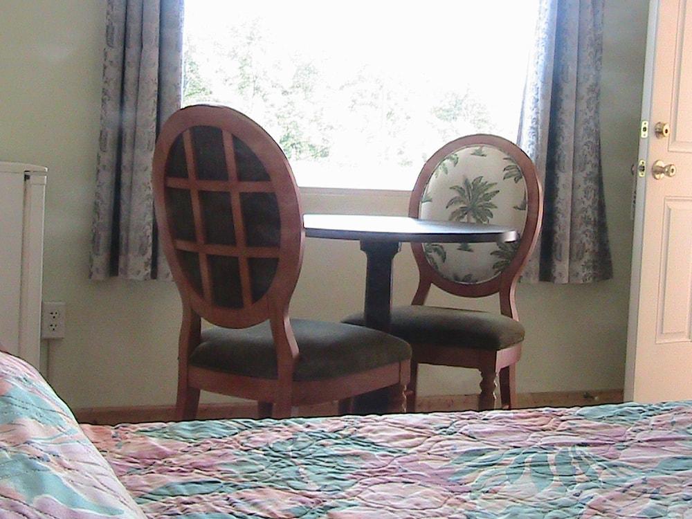 At Home Express Tangerine Inn