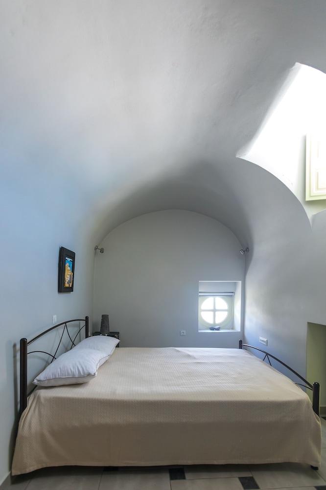 1897 Old River Mansion