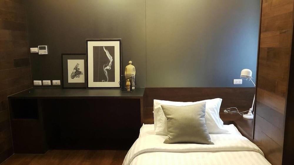 Siamese Ratchakru Residence