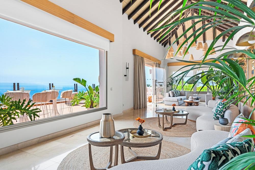 Las Terrazas de Abama Suites