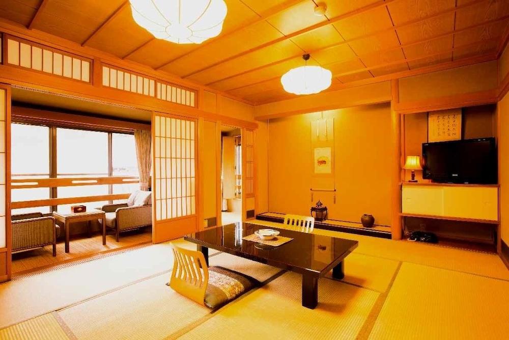Tsutaya Ryokan