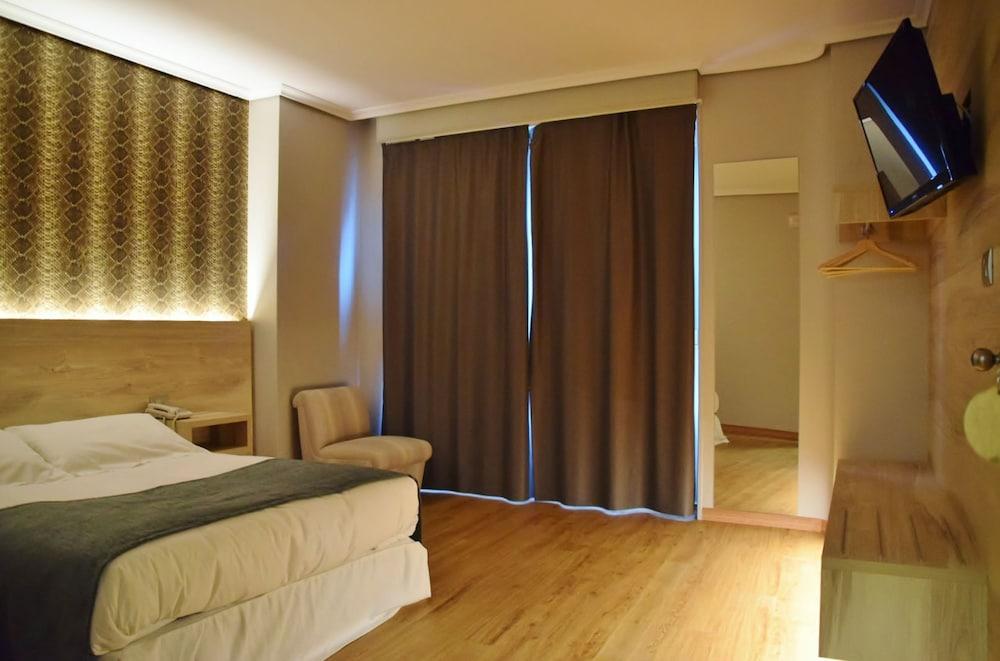 Hospedium Hotel La Marina